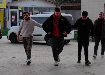 Bursa’da market sahibini bıçaklayan 3 şahıstan biri tutuklandı