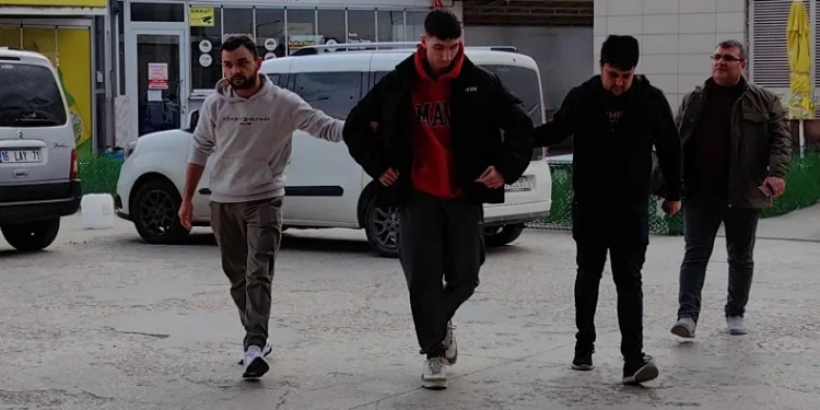 Bursa’da market sahibini bıçaklayan 3 şahıstan biri tutuklandı