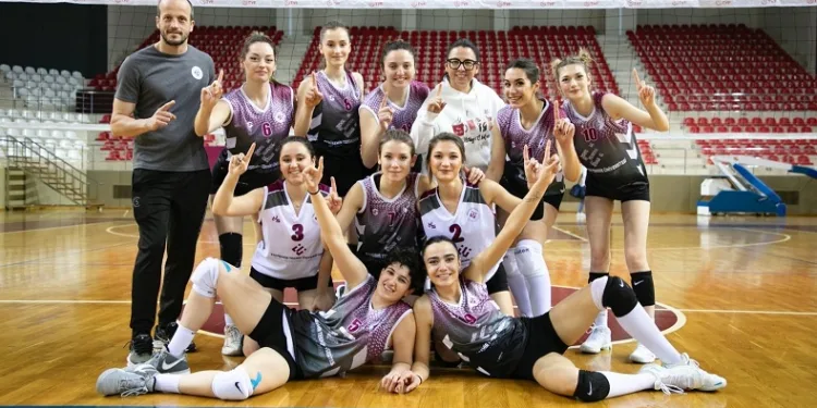 ESTÜ erkek ve kadın voleybol takımları Üniversitelerarası Voleybol Süper Ligi yükselme gruplarına katılacak