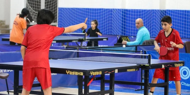 Sivas’ta masa tenisi il birinciliği düzenlendi