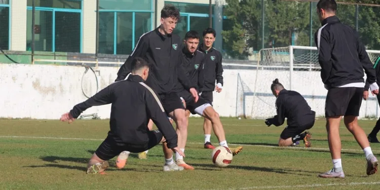 Denizlispor’da futbolculardan protesto kararı