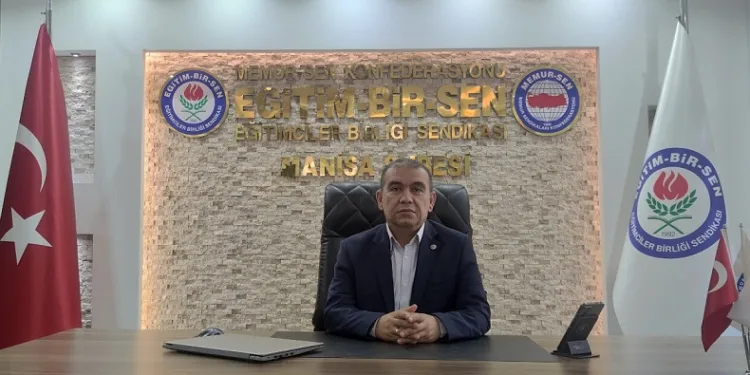 Eğitim-Bir-Sen 32 yaşında