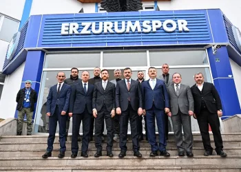 Vali Çiftçi Erzurumspor tesislerinde