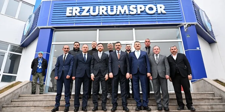 Vali Çiftçi Erzurumspor tesislerinde