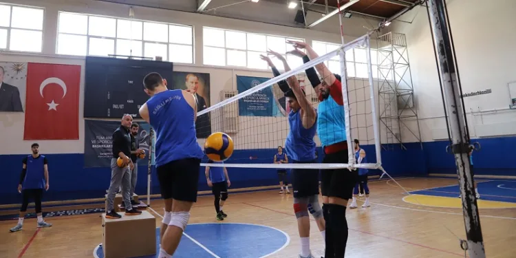Nazilli Belediyespor Voleybol Takımı final maçlarına hazırlanıyor