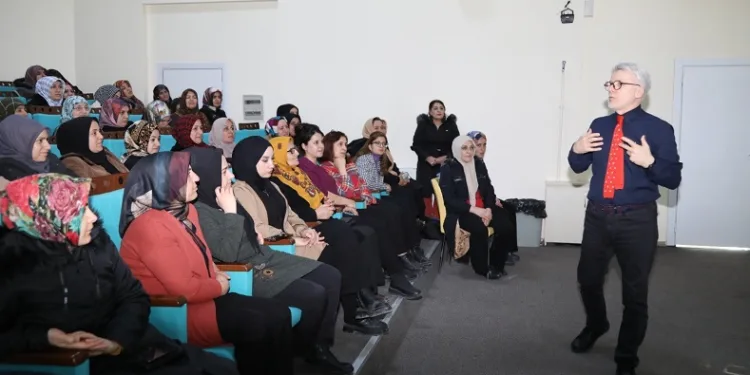 Van’da ‘Değişime Hazır Mısın?’ söyleşisi