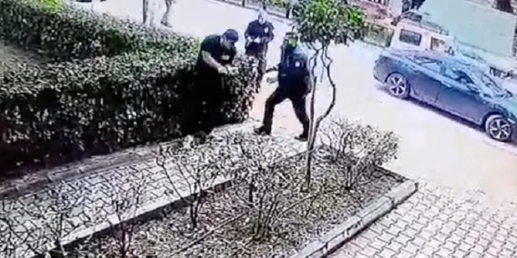 Çaldığı köpeğin sahibine ve polise bıçak çekti, gözaltına alındı