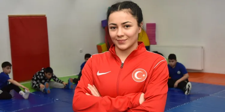 Başak Duman Afyon yolcusu