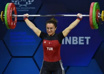 Aysel Özkan’dan koparmada bronz madalya