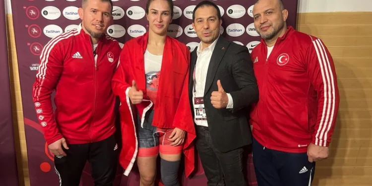 Buse Tosun Çavuşoğlu: “Hayallerim olimpiyatlarda altın madalya kazanmak”