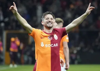 Dries Mertens 7. golünü kaydetti