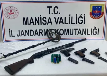 Ruhsatsız tabanca ve tüfekler ele geçirildi