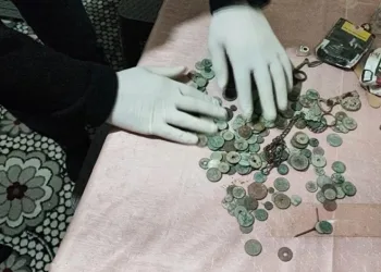 Yoğurt kovasından tarih fışkırdı