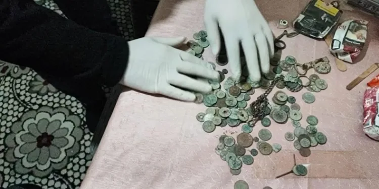 Yoğurt kovasından tarih fışkırdı