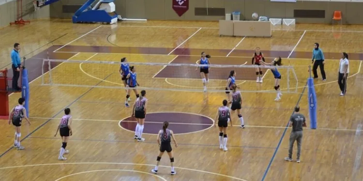 Kadın voleybol takımından gümüş madalya