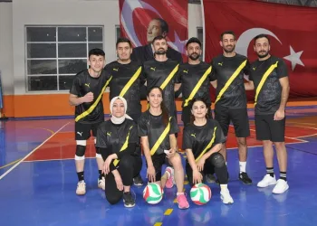 Bulanık’ta kurumlar arası voleybol turnuvası başladı