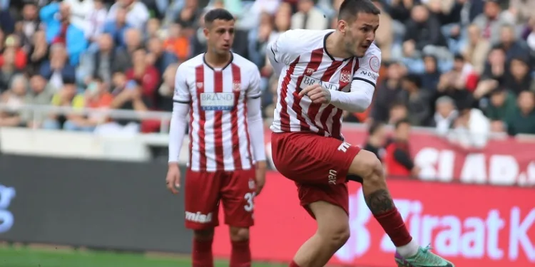 Rey Manaj bu haftayı da boş geçmedi