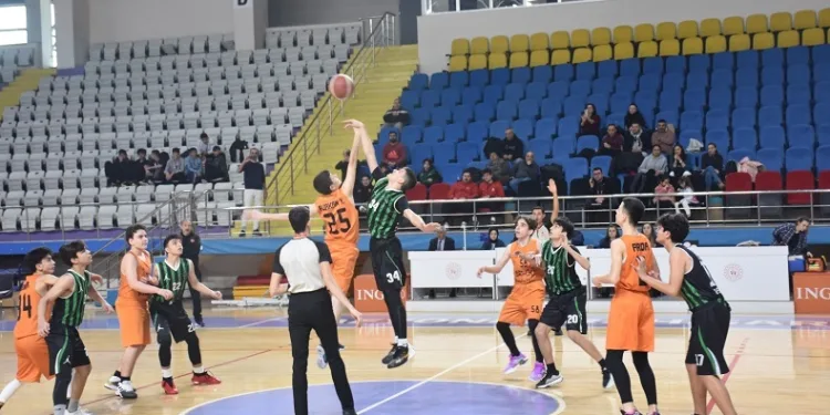 Basketbol U-14 ikinci Bölge Şampiyonası Afyonkarahisar’da başladı