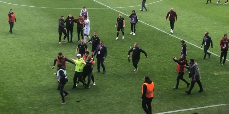 Elazığ’da maç sonrası kavga çıktı