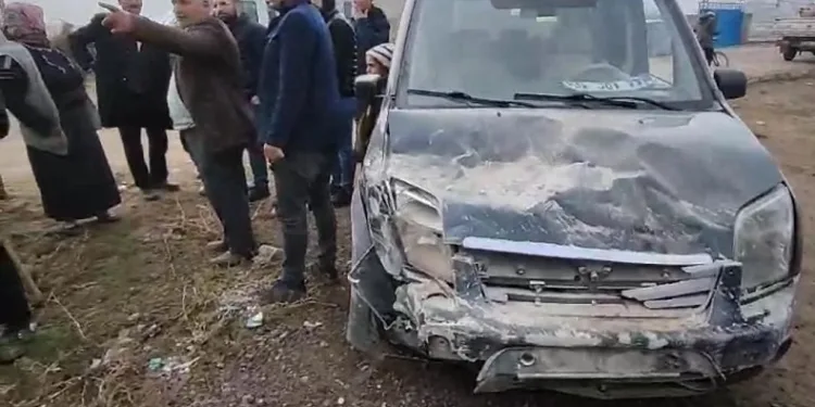 Ağrı’da kontrolden çıkan araç duvara çarptı