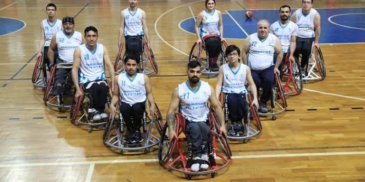 Pamukkale Belediyespor play-offa lider çıkıyor