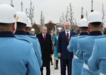 Cumhurbaşkanı Erdoğan, Arnavutluk Başbakanı Edi Rama’yı resmi törenle karşıladı