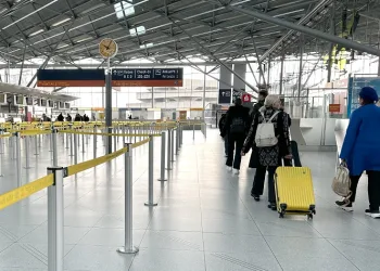 Lufthansa yer personeli greve gitti 100 binden fazla yolcu etkilendi