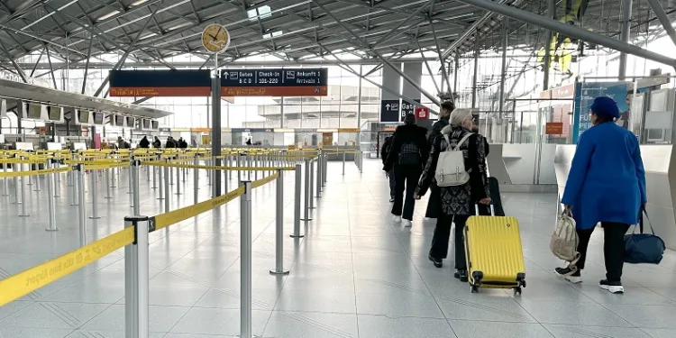Lufthansa yer personeli greve gitti 100 binden fazla yolcu etkilendi