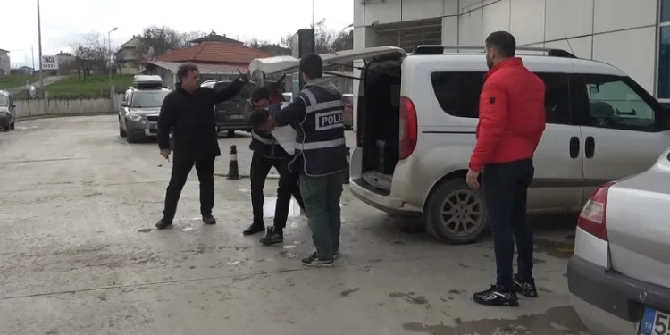 Eski eşinin arkadaşını bıçaklayarak öldüren şahıs tutuklandı