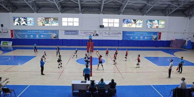 Sivas’ta düzenlenen 100. Yıl voleybol turnuvası tamamlandı