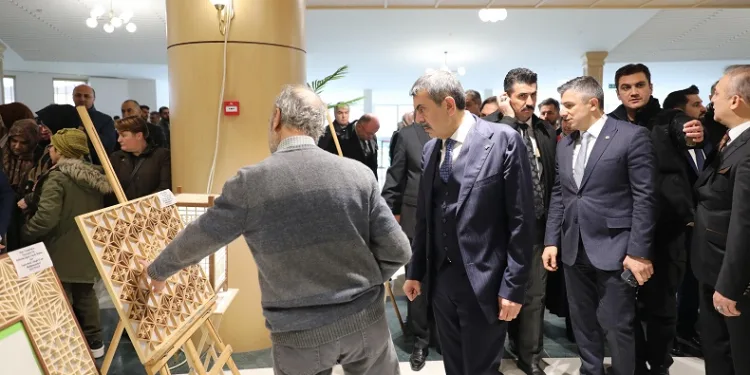 Düzce’nin sanat yuvasını Bakan Tekin açtı