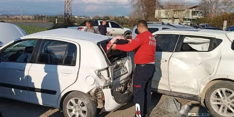 Zincirleme kaza: 3 ağır 5 yaralı