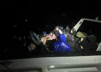Datça’da 17 düzensiz göçmen kurtarıldı