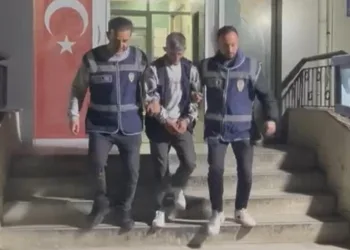Öldürülüp boş araziye gömülen adamın katil zanlısı İzmir’de yakalandı