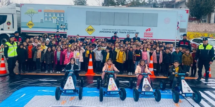 533 öğrenciye trafik güvenliği eğitimi verildi