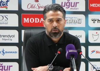 Çaykur Rizespor Teknik Direktörü İlhan Palut: “Son haftalarda rakibi kutlamaya alıştık”