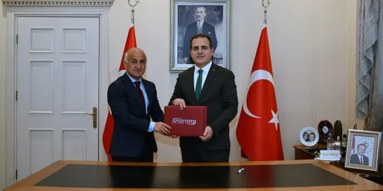 Milas’a yapılacak 15 spor tesisi için protokol imzalandı