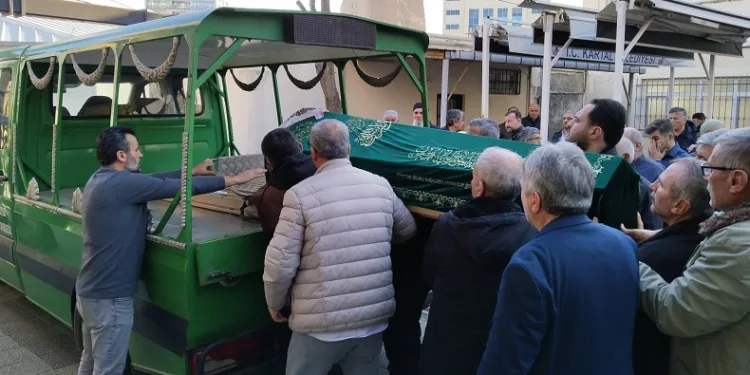 Dini nikahlı eşi tarafından öldürülen kadın toprağa verildi