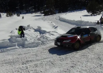 Kars’ta rallicilerin karla sınavı