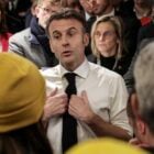 Fransız çiftçiler Macron’un katıldığı tarım fuarını bastı