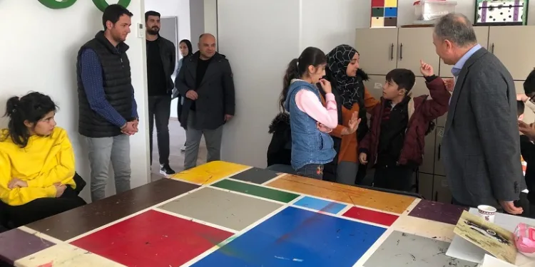 Engelsiz yaşam merkezi engellilere umut oldu