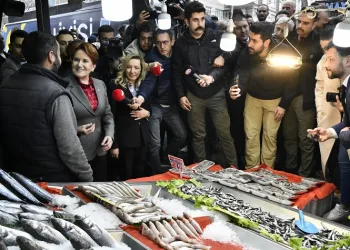 İYİ Parti lideri Meral Akşener, Yenimahalle’de esnafı ziyaret etti