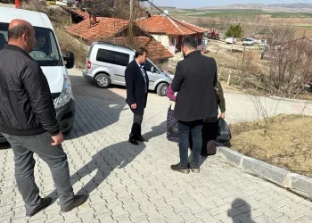 Sungurlu belediyesi ihtiyaç sahiplerine gıda kolisi dağıtıyor