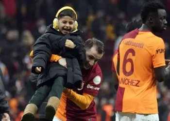 Maç sonu 3’lüsü Kerem Aktürkoğlu’ndan