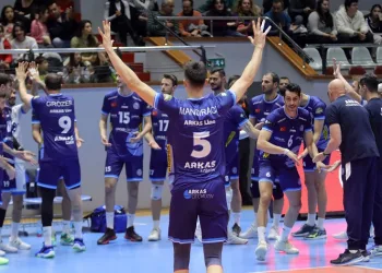 Arkas Spor, final bileti için sahaya çıkıyor