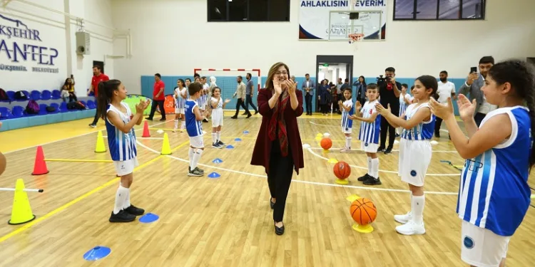 Yeni dönemde spor salonlarının sayısı artırılacak