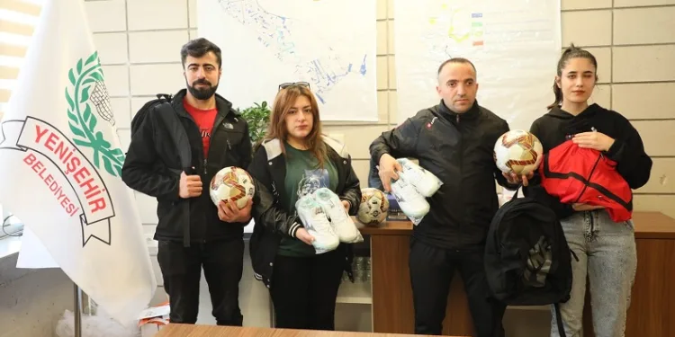 Turnuvalara katılacak görme engeli sporculara malzeme desteği