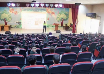 Polis ekiplerinden öğrencilere trafik güvenliği eğitimi