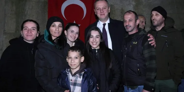 Birlik Mahallesi bayram yerine döndü