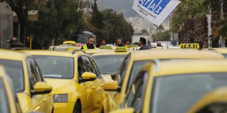 Yunanistan’da taksiciler greve gitti